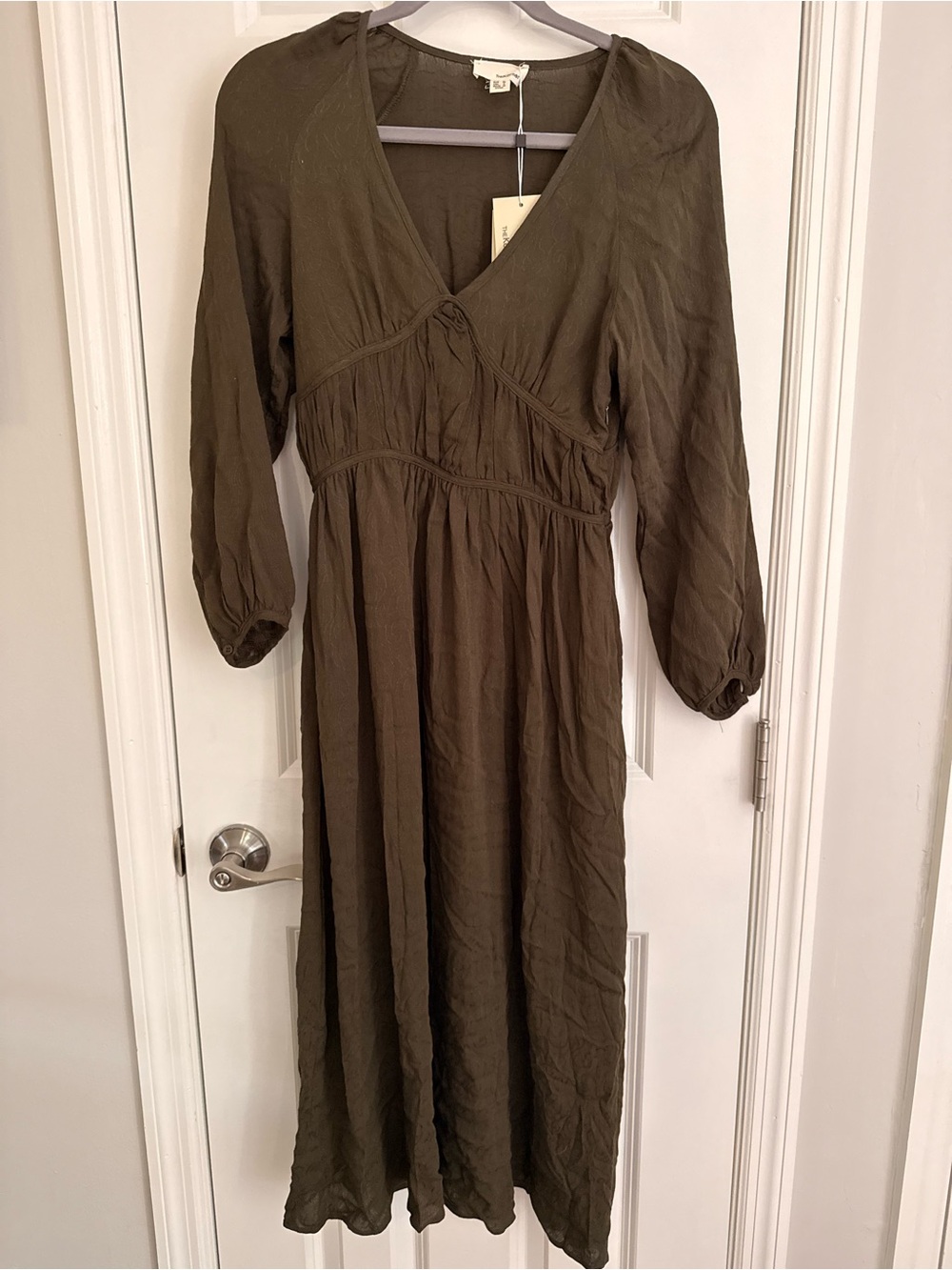 Olive Green Long Sleeve V-Neck Midi Dress